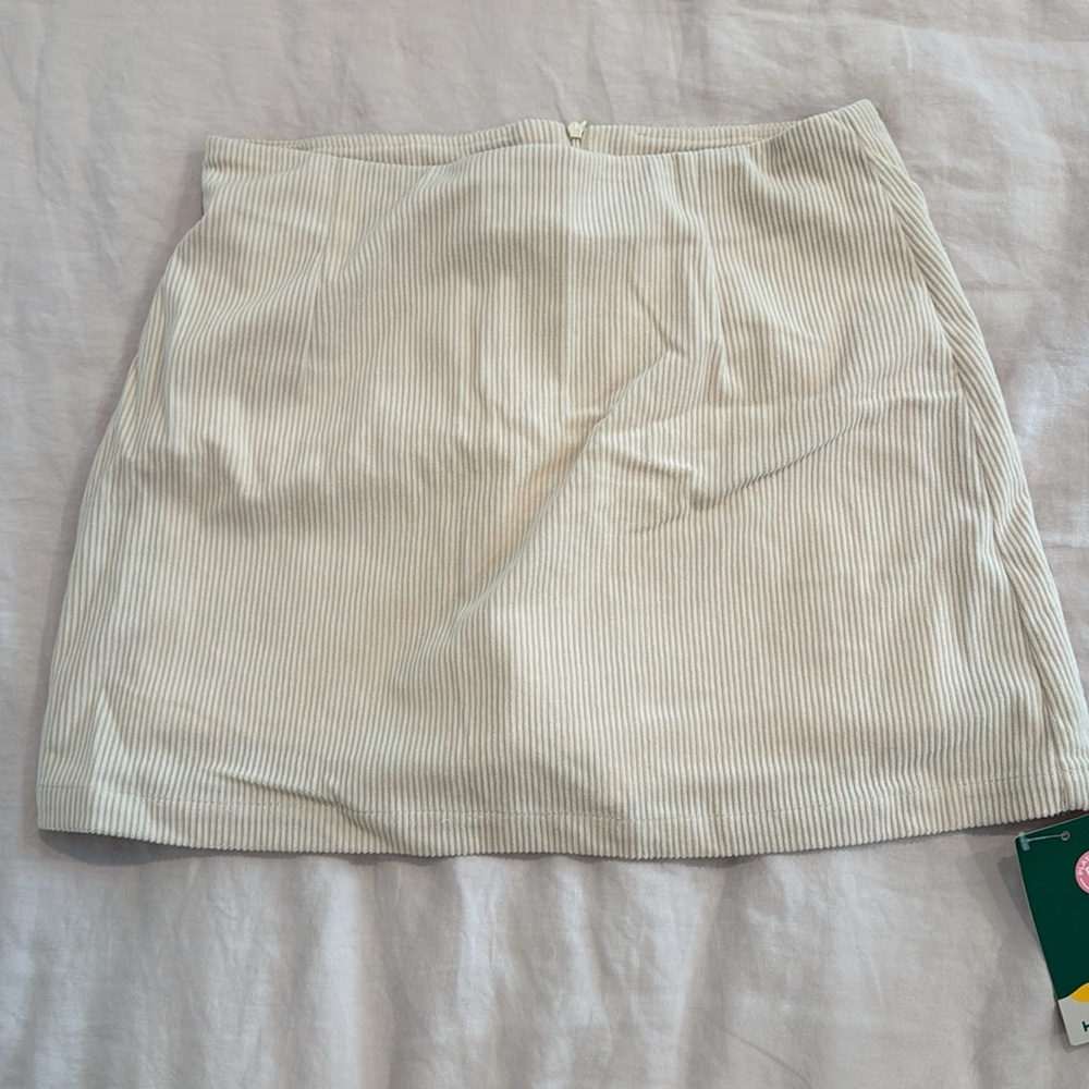HALARA Ribbed Cream Mini Skirt (Skort)